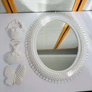 4 Vintage 1980s Burwood White Hobnail Scallop Plastic Hanging Wall‎ Art Set